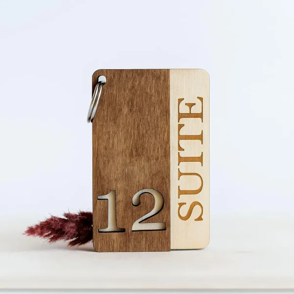 Дървен персонализиран ключодържател с номер